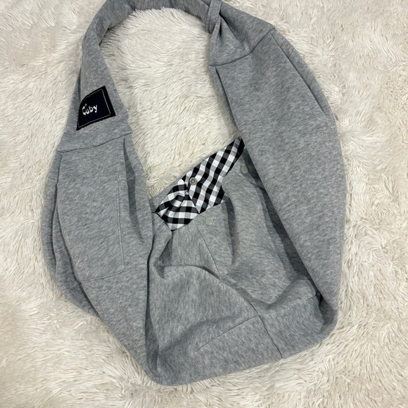 CUBY Dog and Cat Sling Carrier Hands Free Reversible Pet Papoose Bag Gray Plaid - Picture 2 of 13